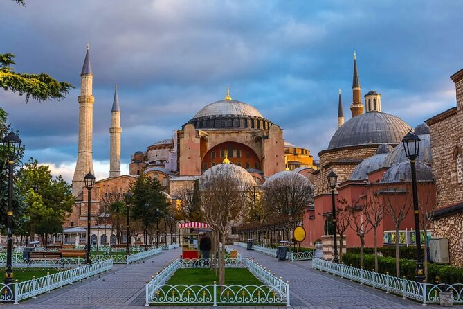 Istanbul Old City Guided Walking Tour - Guides are the difference: Rose, Elif, and El