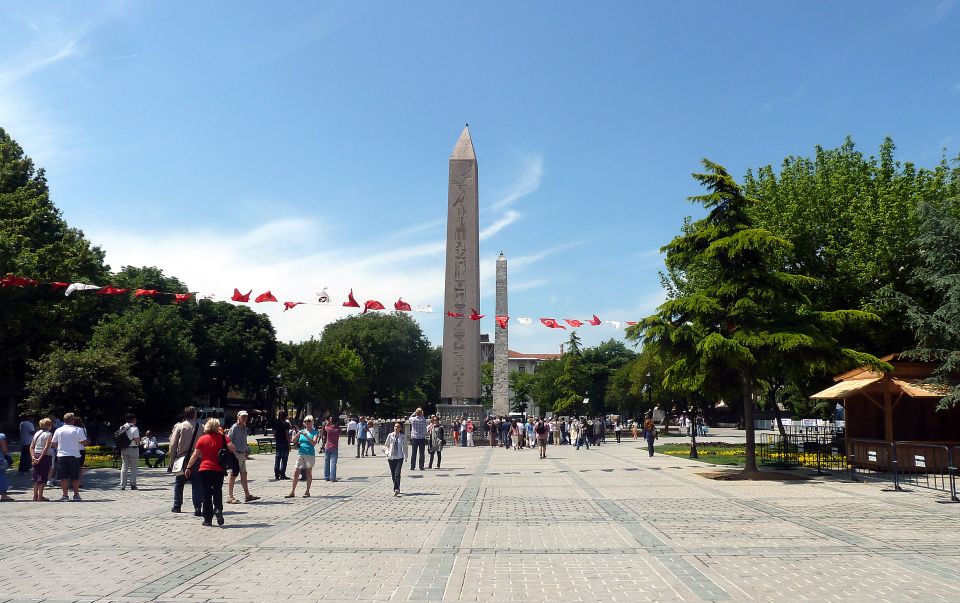 Istanbul Old City to Grand Bazaar Tour - Topkapi Palace: Sultans, Courtyards, and Views Over the Golden Horn