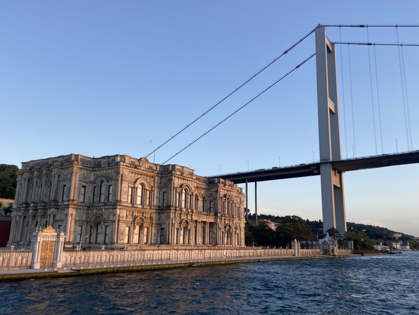 Istanbul: Old Town Highlights Tour & Bosphorus Cruise - Hippodrome: The Stadium That Still Shows Up in Istanbul