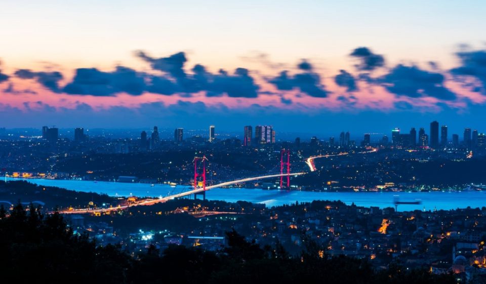 Istanbul: Old Town Tour and Bosphorus Lunch Cruise - Private group comfort, languages, and pacing