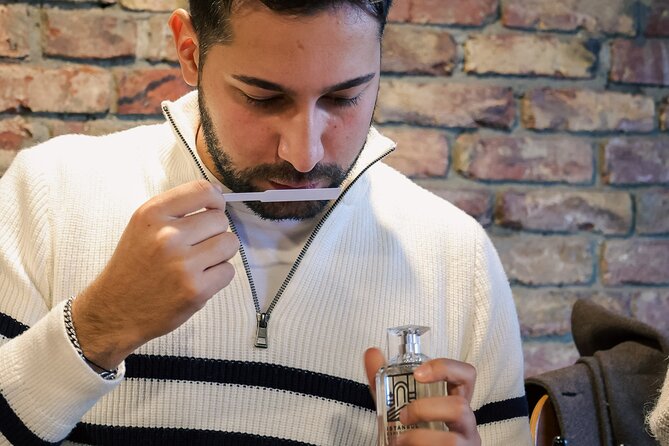 Istanbul Perfume Making Workshop with Bosphorus View - How the blending lesson works with 60 ingredients