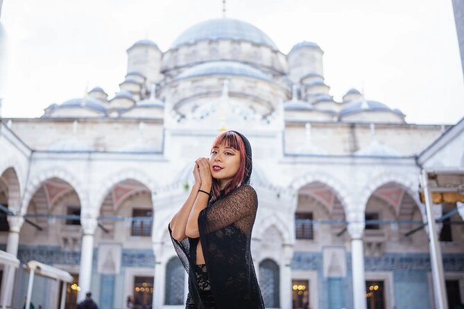 Istanbul Photoshoot tour with Local Photographer - Istiklal Caddesi and the Historical Red Tram: Your First Shot Needs a Story