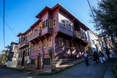 Istanbul Princes island Tour visiting 2 island - Morning pickup and the Marmara crossing (8 hours total)