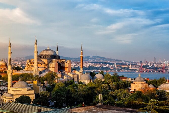 İstanbul Private Arrival Transfer - Vehicle comfort and driver attitude on long-haul arrivals