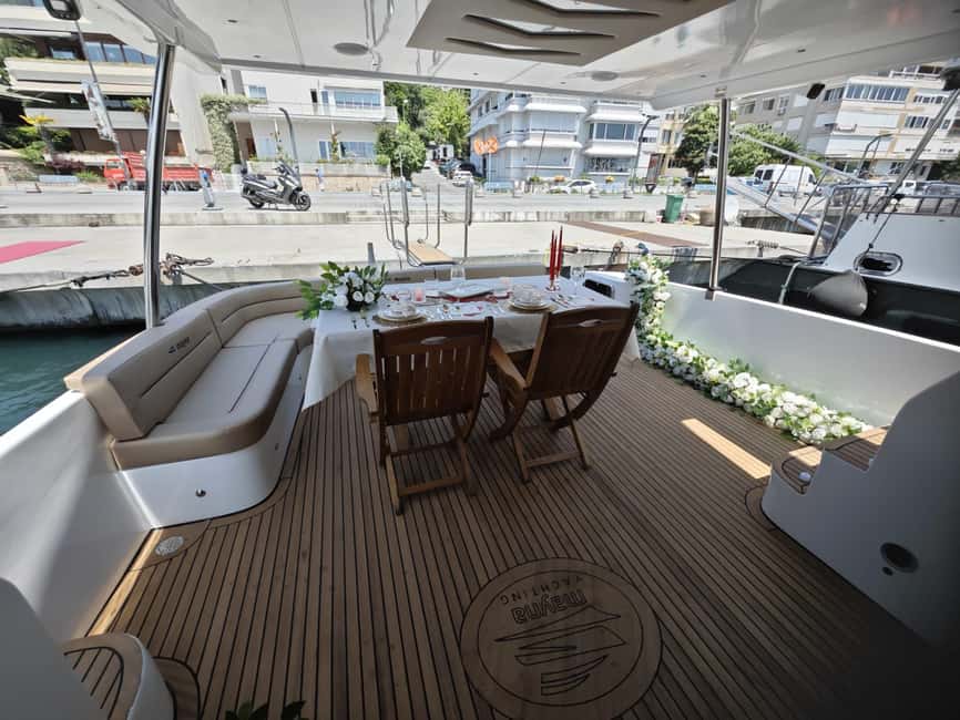 Istanbul: Private Bosphorus Yacht with Tour Guide and Snacks - Snacks, Tea/Coffee, and the Small Perks That Add Up
