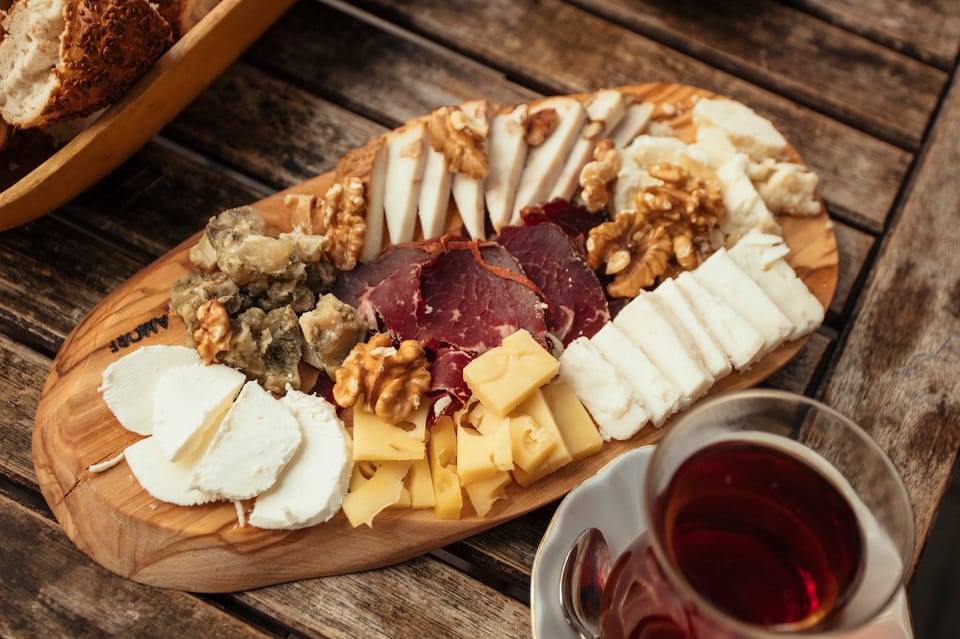 Istanbul: Private Guided Food Tour with 10 Tastings - The food you’ll taste: Turkish delight, dürüm, and the whole sweet-to-savory range