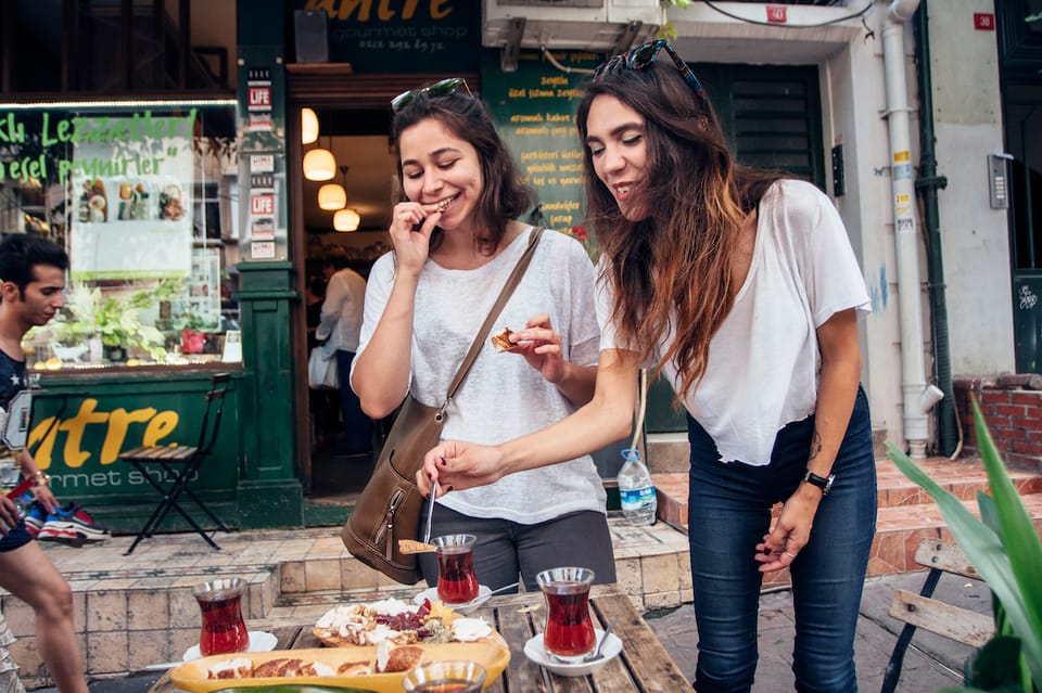 Istanbul: Private Guided Food Tour with 10 Tastings - City highlights between bites: why the walk matters