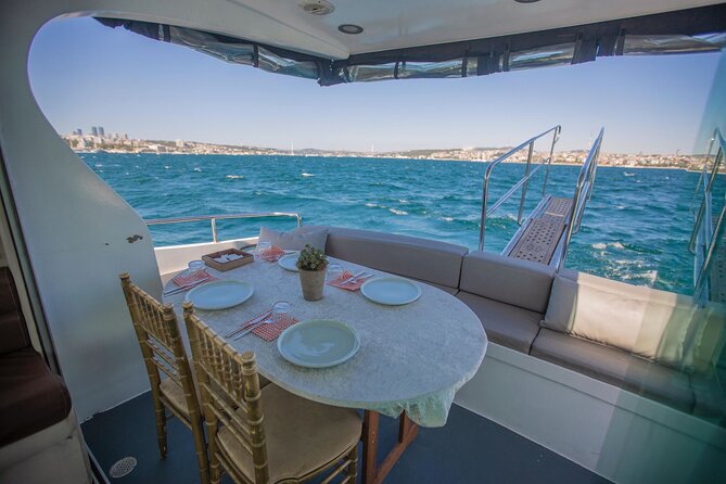 Istanbul Private Luxury Yacht on Bosphorus 14 mt 46feet - Dolmabahçe Palace: European style on the Bosphorus