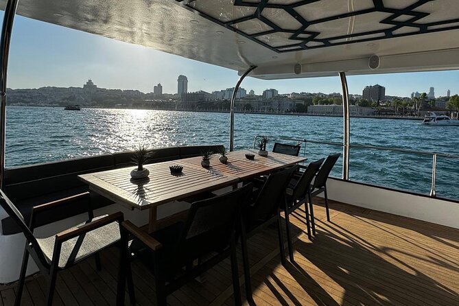 Istanbul Private Luxury Yacht on Bosphorus 25 Meter 82 Feet - Key takeaways before you book