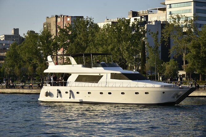 Istanbul Private Luxury Yacht on Bosphorus 25 Meter 82 Feet - Included comforts that people actually care about