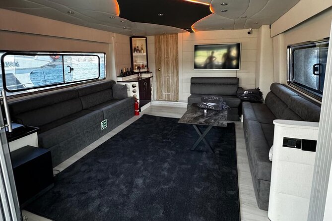 Istanbul Private Luxury Yacht on Bosphorus 25 Meter 82 Feet - Suada to Kuleli and beyond: Asian-side landmarks without the rush
