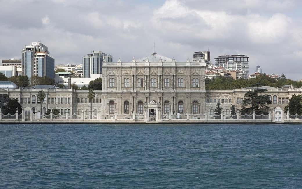 Istanbul: Private Sightseeing 2, 4 or 8 hours with a Local - Dolmabahçe Palace: the style shift to later-era grandeur