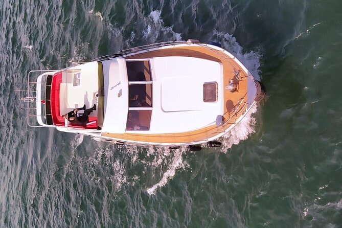 Istanbul Private Yacht Tour - 2 Hours - Entering Istanbul from the Water