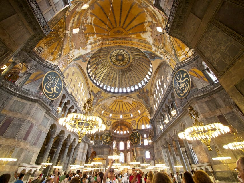 Istanbul: Secret Treasures Skip-The-Line Tour with Lunch - Basilica Cistern: the underground cool-down you’ll remember
