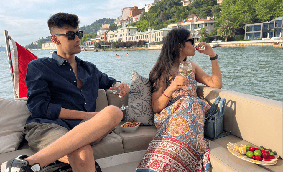 Istanbul: Small Group Yacht Tour with Unlimited Wine - Rumeli Fortress to Küçüksu Palace: Quick Passes That Still Make Sense