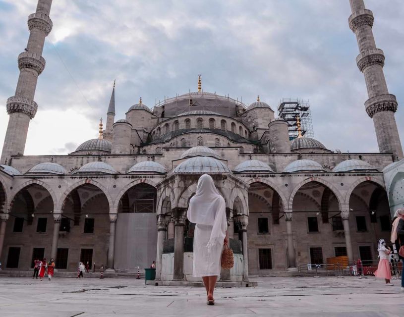 Istanbul-St Sophia,Blue Mosque,Hippodrome Guided Tour - Sultanahmet Square and the Hippodrome Track You Walk Over