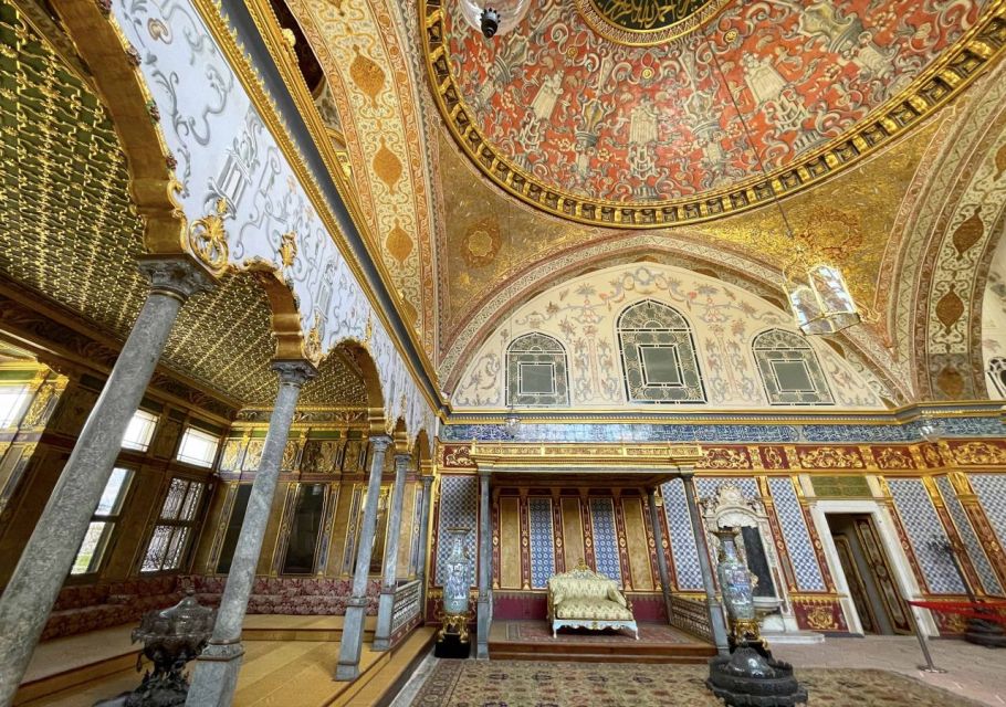 Istanbul: Topkapi Palace Guided Tour - Sultan robes, palace daily life, and what the Harem ticket changes