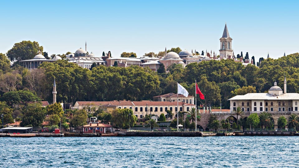 Istanbul: Topkapi Palace Guided Tour w/ Skip-the-Ticket-Line - Start Near the Blue Mosque Tram Stop: Finding Your Guide