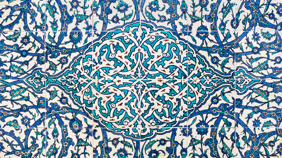 Istanbul: Topkapi Palace Guided Tour w/ Skip-the-Ticket-Line - Opulent Courtyards and State Rooms: Ottoman Power on Display