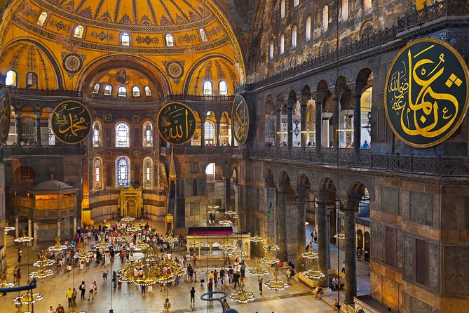 Istanbul: Topkapi Palace, Hagia Sophia & Blue Mosque - Lunch at a local restaurant: good fuel for the afternoon