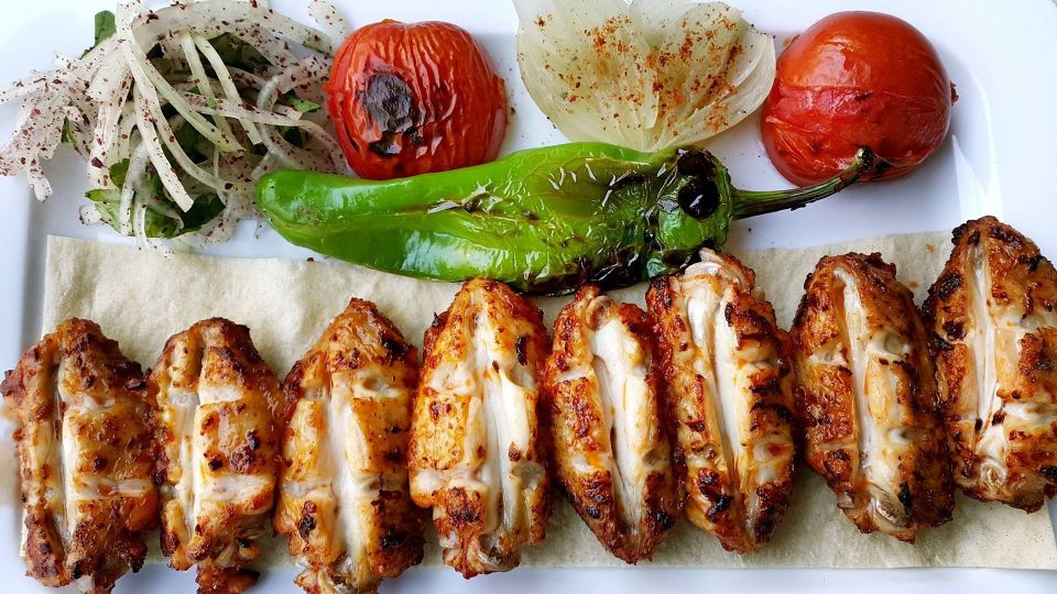 Istanbul: Turkish Food Tour in Kadikoy Across the Bosphorus - The meze-and-sweets route: what you’ll eat and why it matters