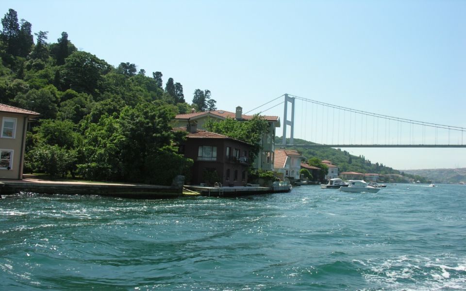 Istanbul: Two Continents with Beylerbeyi Palace Tour - Starting on the Bosphorus: the water view that sets the tone