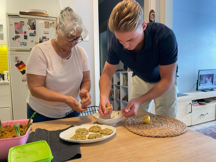 Istanbul: Vegan/Vegetarian Cooking Class with Locals at Home - Small group and language: you’ll get more than instructions