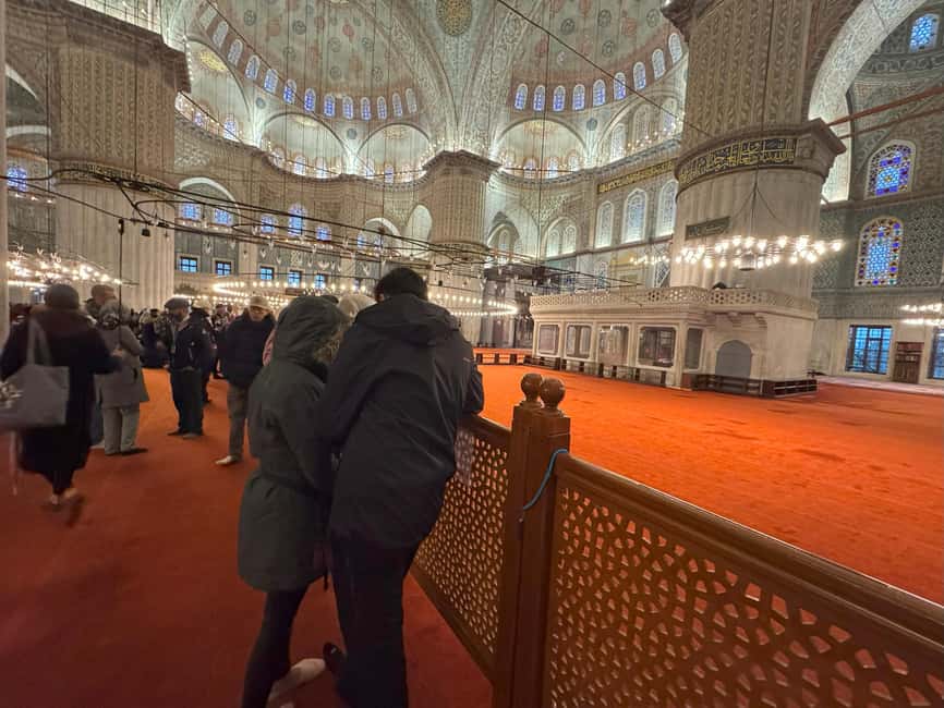 Istanbul Walking Tour: Mosques, Palace, Cistern with Lunch - German Fountain Start: Easy Meeting Point for a Long Walk