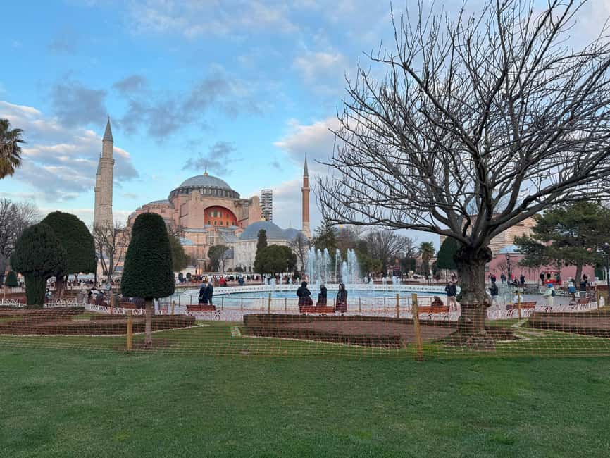 Istanbul Walking Tour: Mosques, Palace, Cistern with Lunch - Hagia Sophia: The Building That Changes Jobs (and Your Ticket Plan)