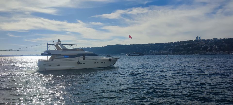Istanbul:Golden Horn&Bosphorus Sunset Cruise on Luxury Yacht - Kuleli Military School and Üsküdar Seaside: The City After the Postcard Stops