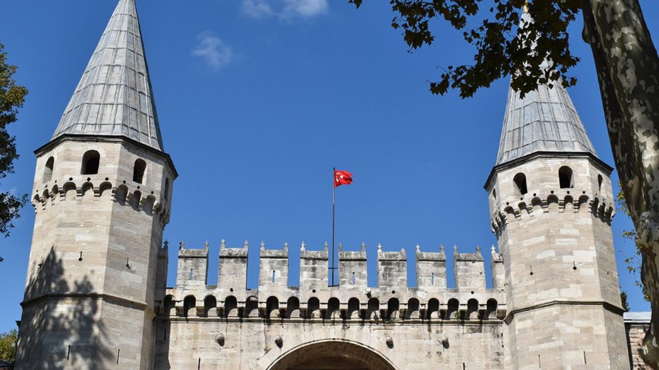 Istanbul's Popular Duo: Hagia Sophia & Topkapı Palace - Who This Tour Fits Best (and Who Should Look Elsewhere)