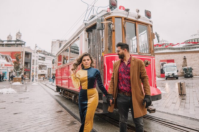 Love in Istanbul: Perfect Photo Moments at Iconic Locations - Key things to know before you book