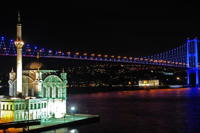 Luxury Bosphorus Dinner Cruise with Turkish Night Show - Alcohol included: the social factor that changes the mood