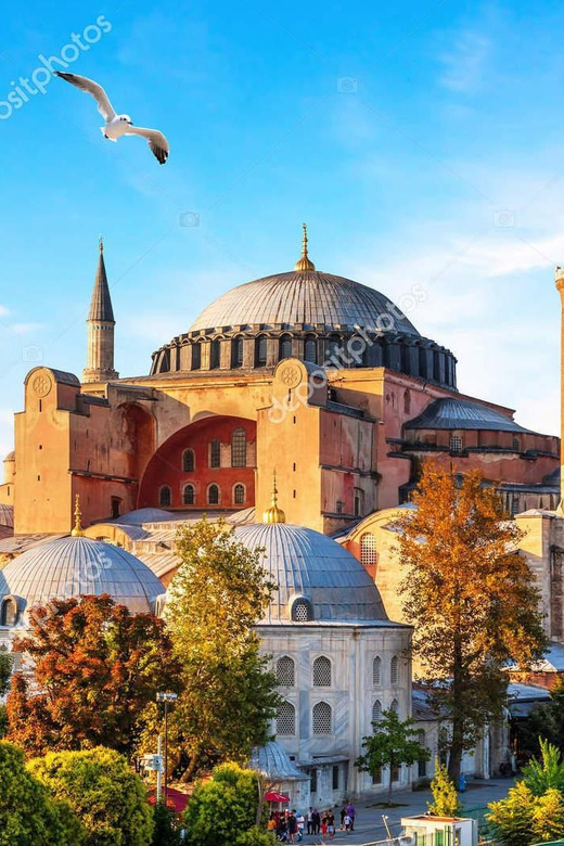 Magnificent Mosques of Istanbul - Hagia Sophia: 1500 Years in One Guided Visit