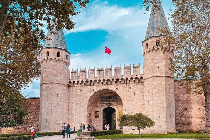Majestic Istanbul: Walking Tour & Sunset Cruise on the Bosphorus - Süleymaniye Mosque and the Spice Bazaar: Ottoman Craft Meets Everyday Smell