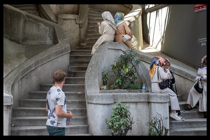Photograph Istanbul - Theme-friendly photography, including cats and other personal angles