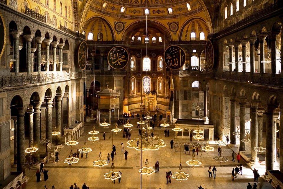 Private 7-Hour Istanbul Tour with Red Carpet Treatment - Topkapi Palace: skip-the-line value + the big museum layout