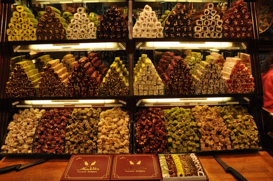 Private and Guided Istanbul Food Tour - Tastes of Istanbul - Crossing by ferry to Kadikoy: the view switch you can taste