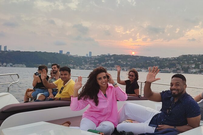 Private Bosphorus Sightseeing Cruise on Luxury Yacht - Ortaköy Mosque and the Bosphorus postcard angle