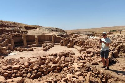 Private Daily Tour in Gobeklitepe and Karahantepe from Istanbul - Karahantepe: a bedrock carving that feels surprisingly human