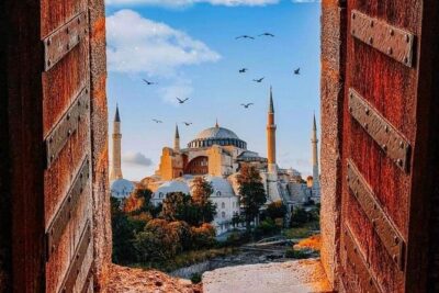 Private Full Day Istanbul Tour From Airport - Stop 1: Hagia Sophia Grand Mosque and the clock starts ticking