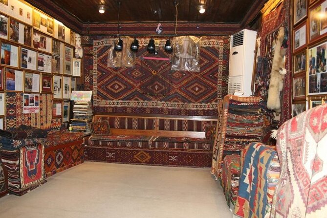 Private Guided Bazaar Tour in Istanbul - Spice Market and Kadıköy: The Day Shifts From Art to Eating Life