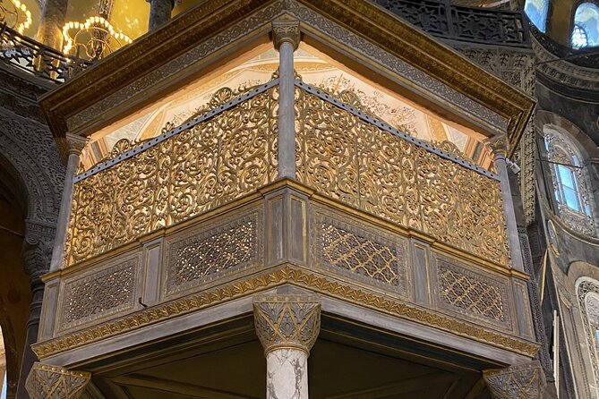 Private Guided Hagia Sophia Tour with Skip the Line Access - Meeting point at Sultanahmet: start where locals already flow