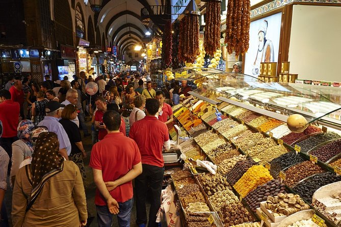 Private Guided Tour: Discovering Istanbul - Grand Bazaar: where to shop and how to avoid getting swallowed