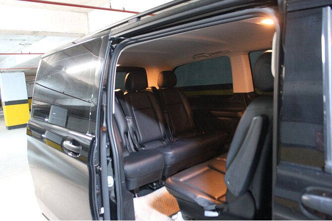Private Istanbul Airport (IST) Arrival or Departure Transfer - Driver Quality: From Professional and Quiet to Luggage Help
