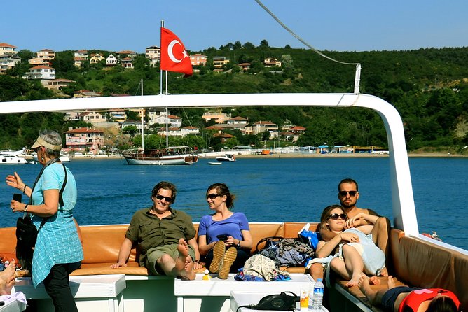 Private Istanbul Combo Tour - Classic Old City and Bosphorus Cruise - A One-Day Classic: Old City Sights Plus Europe-Asia Ferry Views