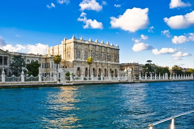 Private Istanbul Combo Tour - Classic Old City and Bosphorus Cruise - Getting Started at Hurrem Sultan Hammam and Sultanahmet Square