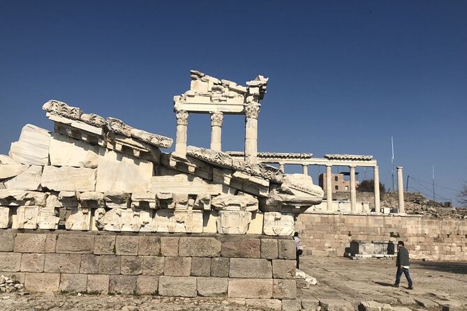 Private Pergamon Day Trip from Istanbul with Flights - Asklepion (Sanctuary of Asclepius): the healing center and the marble-street approach