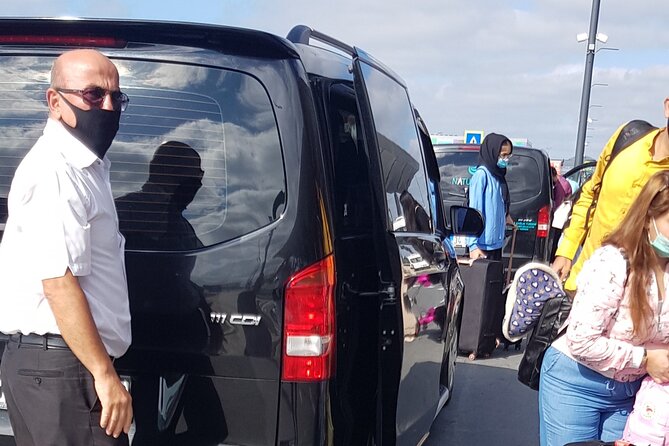 Private SAW Airport Arrival or Departure Transfer - Drivers, languages, and communication that actually helps