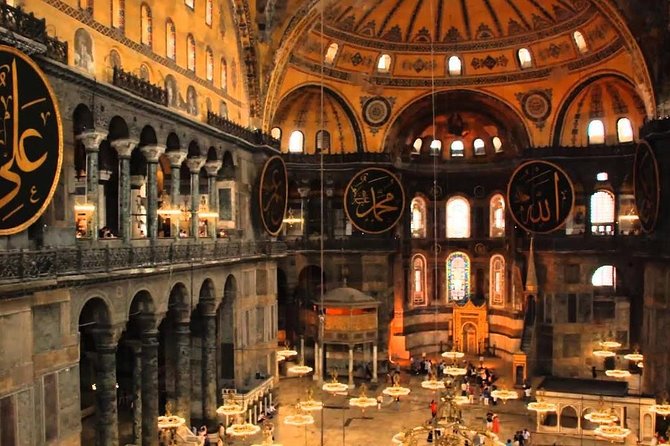 Private: Topkapi Palace, St. Sophia, Blue Mosque, Grand Bazaar, Hipodromme - Grand Bazaar: a shortcut through one of the world’s biggest markets